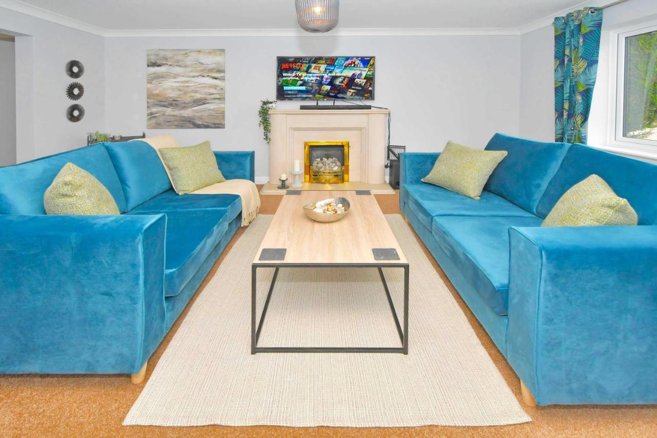 The Glade By Yourstays Huge Single Detached Holiday Home With Big Garden Newcastle-under-Lyme Bagian luar foto