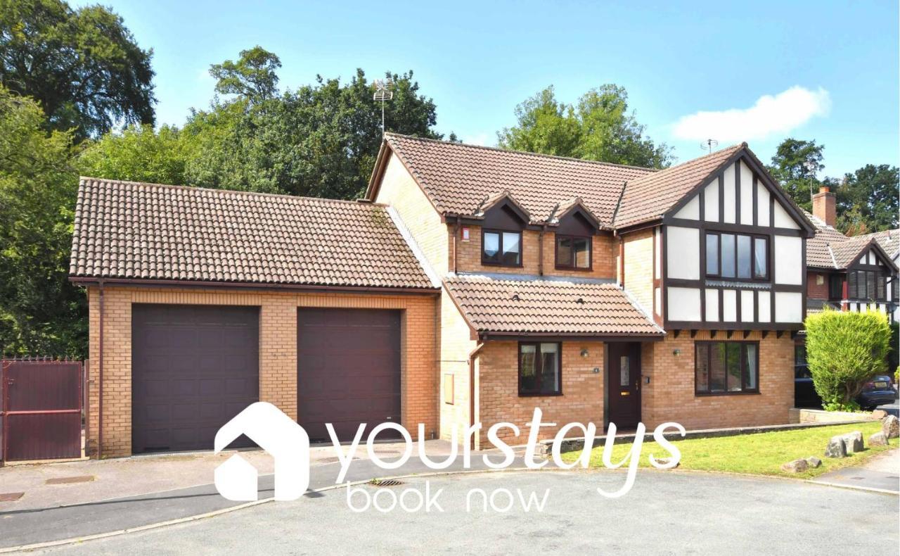 The Glade By Yourstays Huge Single Detached Holiday Home With Big Garden Newcastle-under-Lyme Bagian luar foto